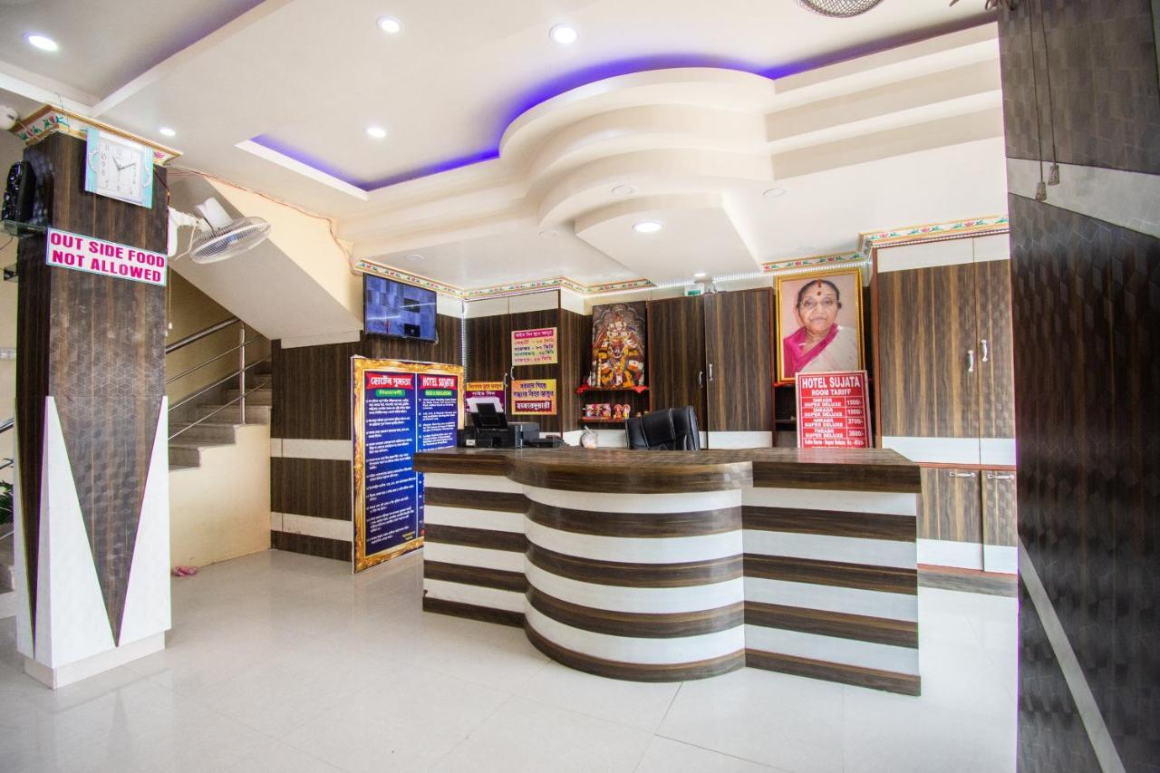 Capital O 67892 Hotel Sujata Tarapith Exteriör bild