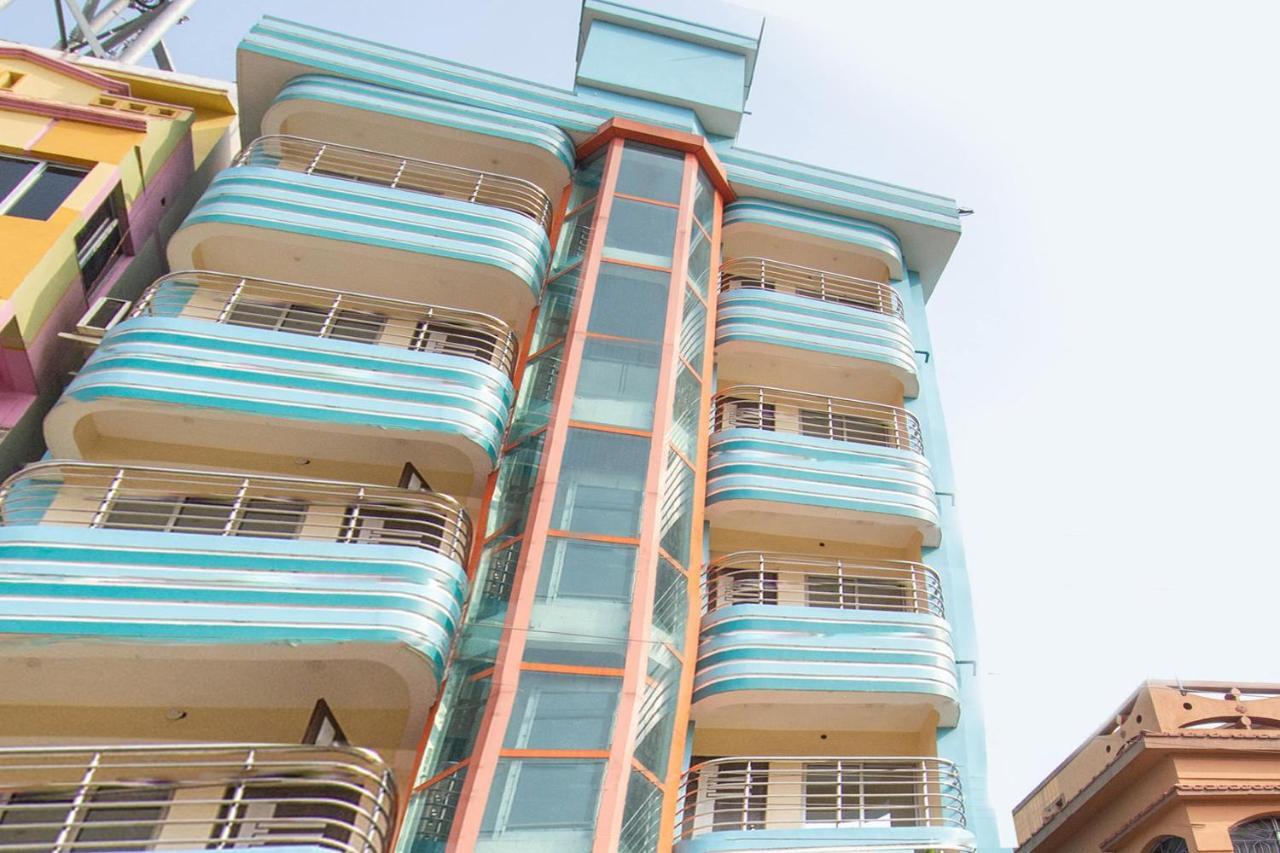Capital O 67892 Hotel Sujata Tarapith Exteriör bild