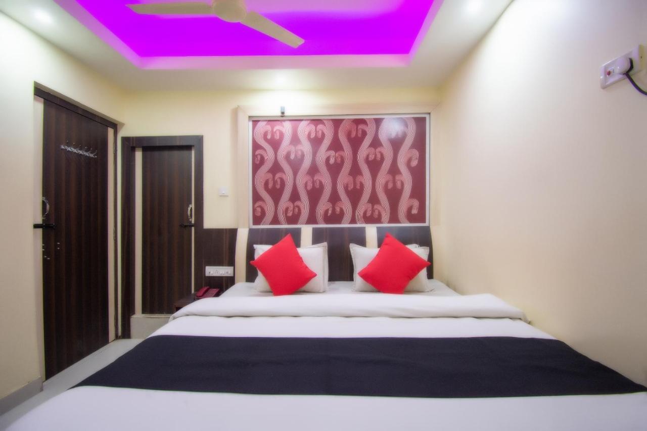 Capital O 67892 Hotel Sujata Tarapith Exteriör bild