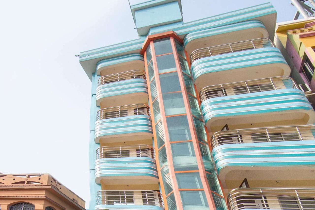 Capital O 67892 Hotel Sujata Tarapith Exteriör bild